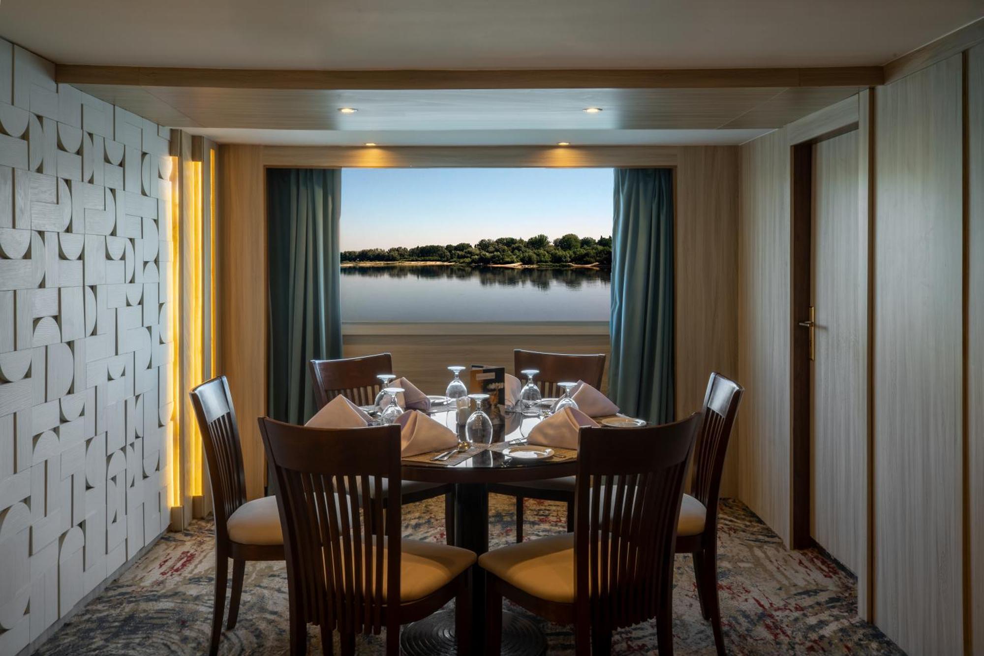 Renaissance Nile Cruise - Every Saturday From Luxor To Aswan For 4 Nights , And Every Wednesday From Aswan To Luxor For 3 Nights Eksteriør bilde