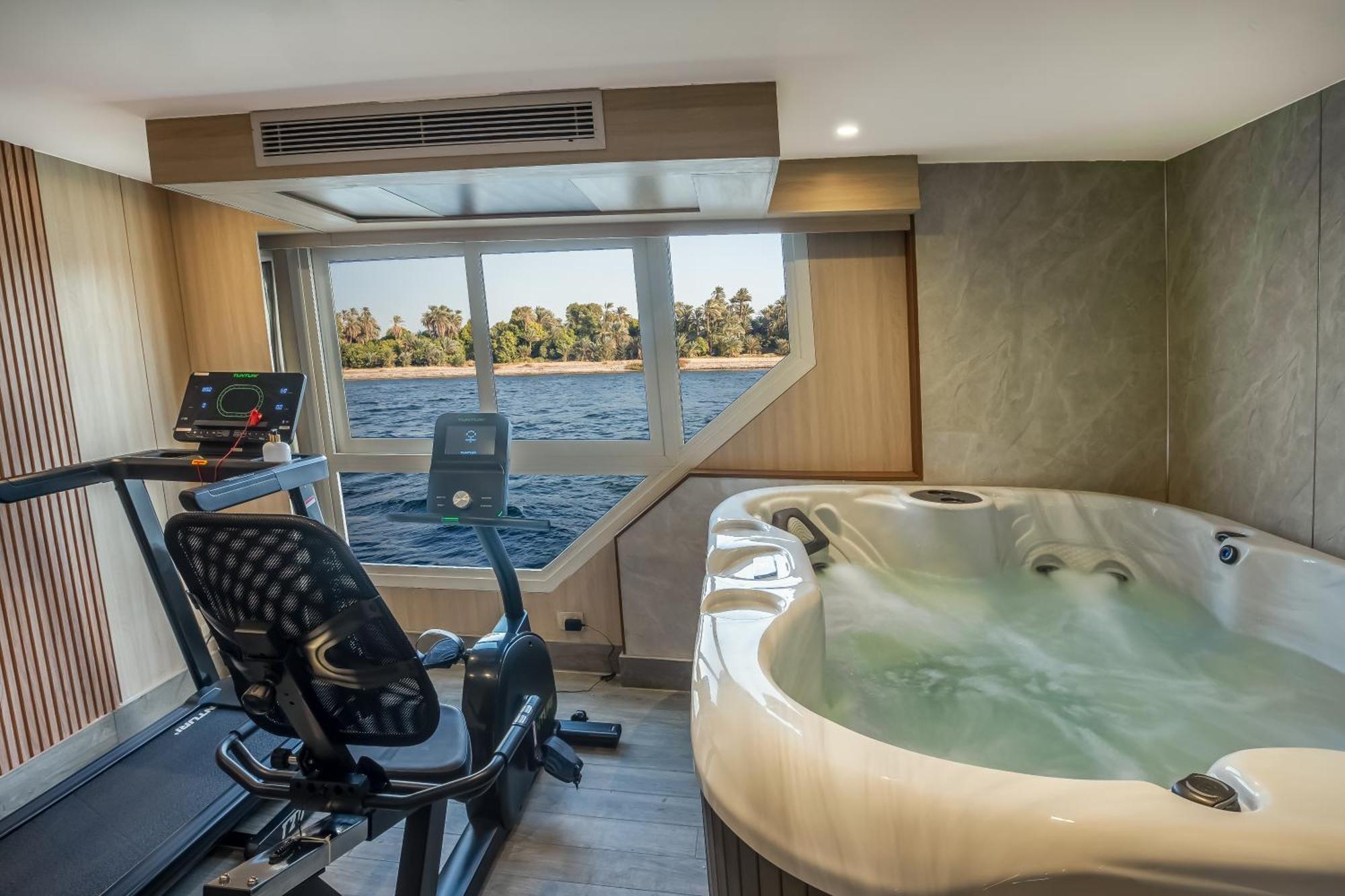 Renaissance Nile Cruise - Every Saturday From Luxor To Aswan For 4 Nights , And Every Wednesday From Aswan To Luxor For 3 Nights Eksteriør bilde